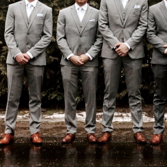 Kenneth Cole Men’s 3 Piece Suit - Picture 1 of 7